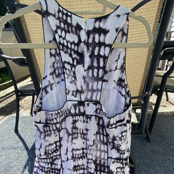 Black and White Designed Dress - Picture 6 of 9